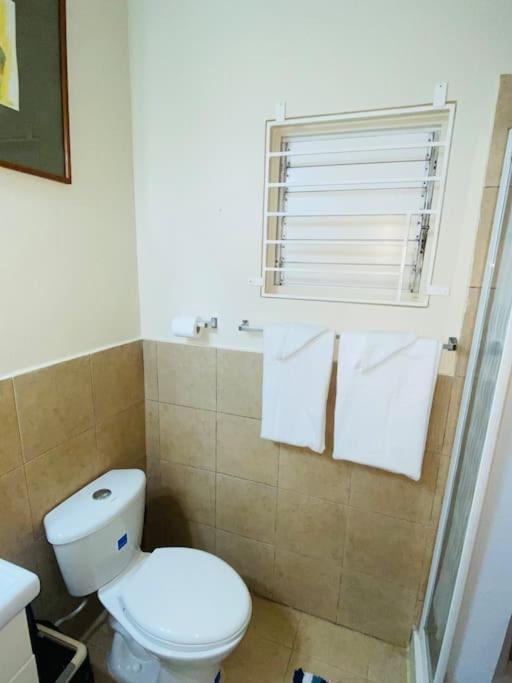 Club Caribbean Apartments Runaway Bay Bagian luar foto