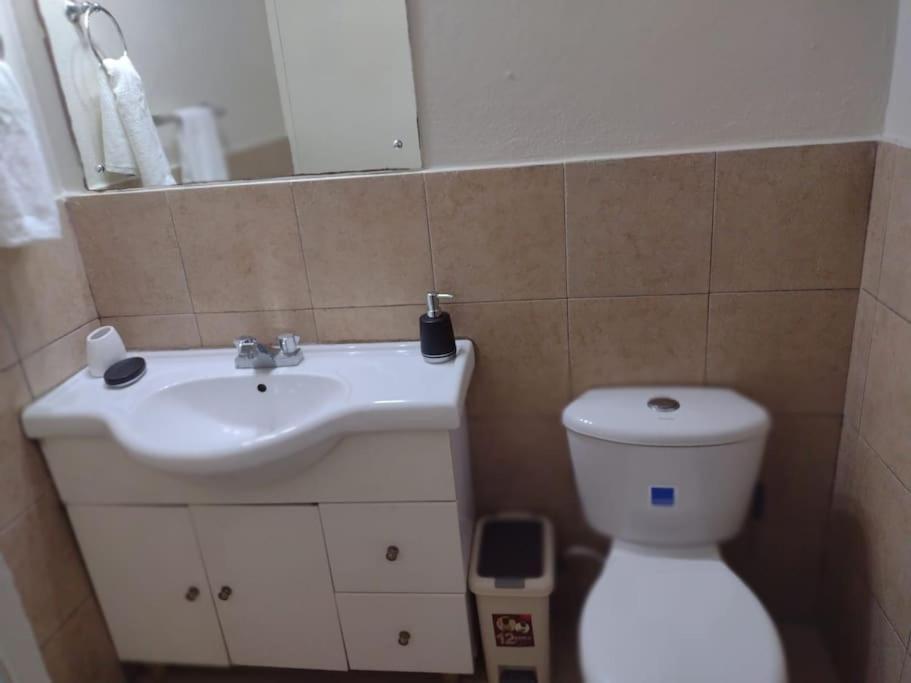 Club Caribbean Apartments Runaway Bay Bagian luar foto