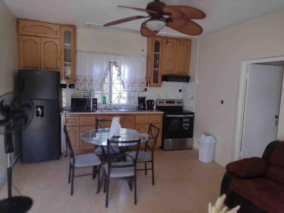 Club Caribbean Apartments Runaway Bay Bagian luar foto